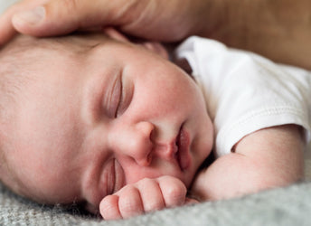 Fájdalomcsillapító hatású a babákra a simogatás