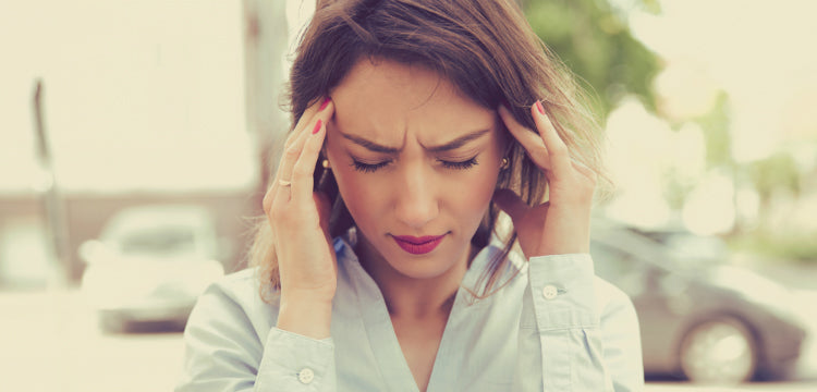 Melyek a migrénes fejfájás tünetei, okai és kezelési módjai?