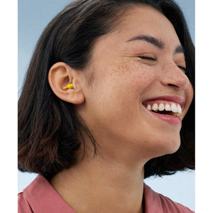 alpine-flyfit-earplugs-use1.jpg